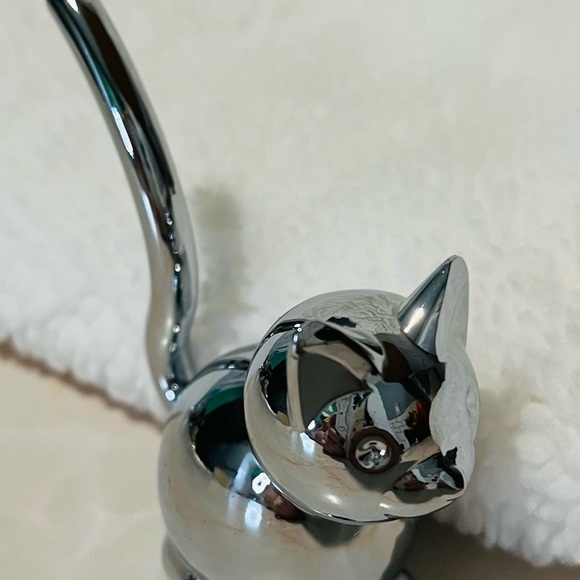 METAL CAT RING HOLDER/PAPERWEIGHT - Picture 3 of 6